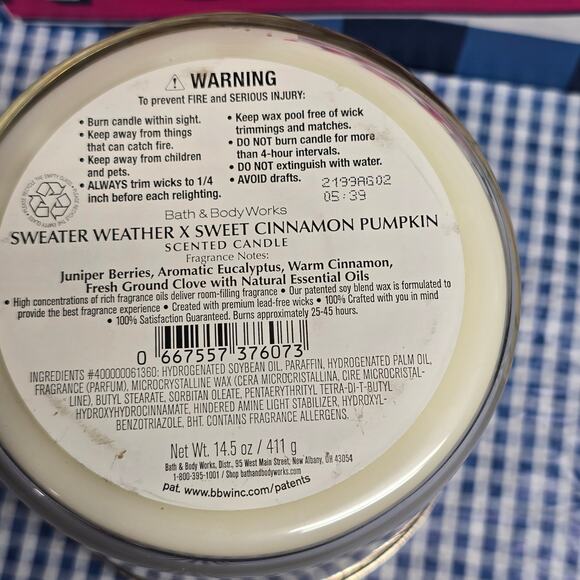 BBW Sweater Weather X Sweet Cinnamon Pumpkin Color Changing Large 3 Wick Candle - Picture 2 of 2